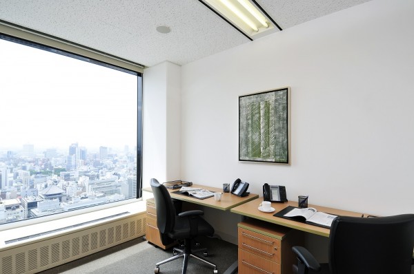 リージャス大阪国際ビルディング　個室レンタルオフィス
